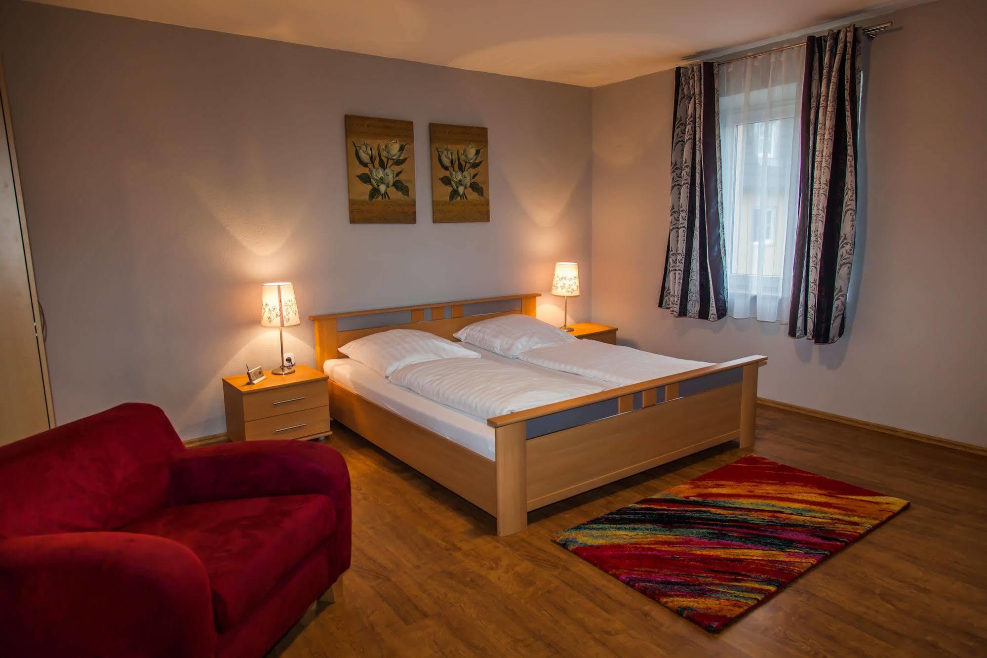 Hotel Cristallo Landshut Exterior photo